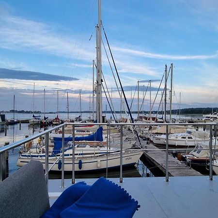 ホテル Hausboot Hilja シュレースヴィヒ エクステリア 写真