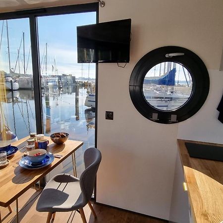 ホテル Hausboot Hilja シュレースヴィヒ エクステリア 写真