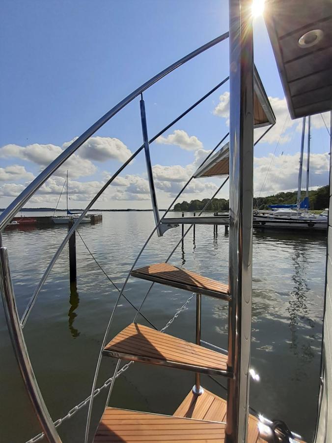ホテル Hausboot Hilja シュレースヴィヒ エクステリア 写真