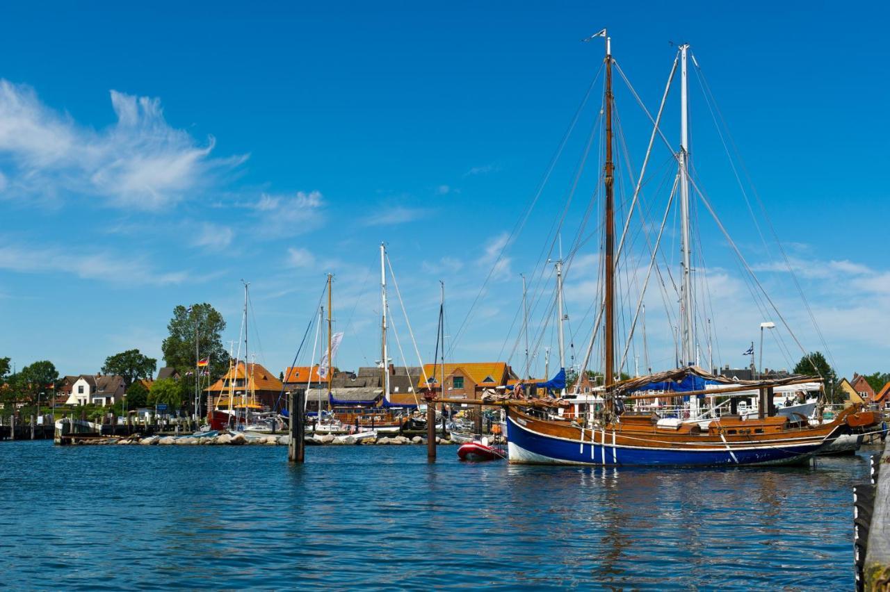 ホテル Hausboot Hilja シュレースヴィヒ エクステリア 写真